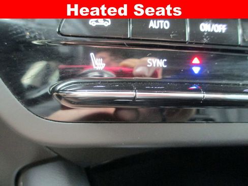 Used 2023 Buick Envision Essence image 16