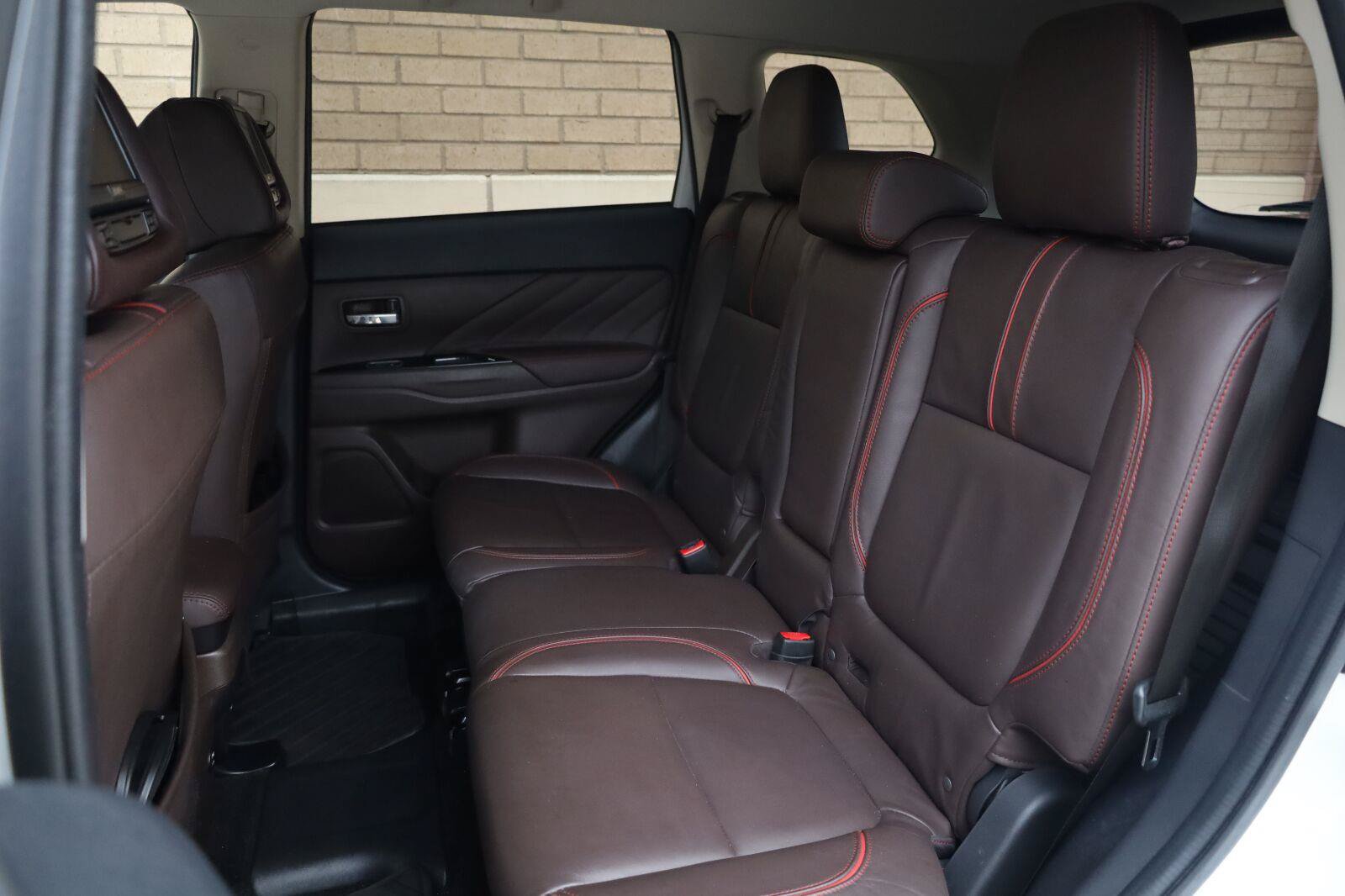 Used 2018 Mitsubishi Outlander GT AWD/4WD image 23