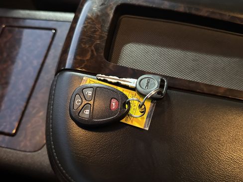 Used 2014 GMC Sierra 3500 Denali image 32