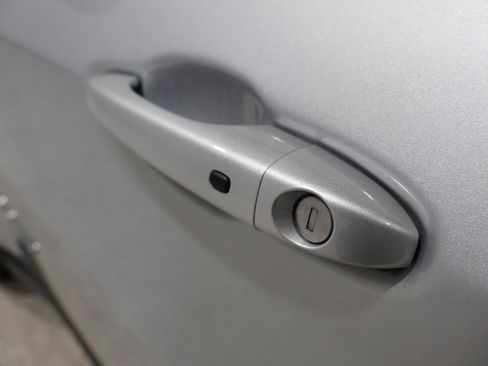 Certified 2024 Jeep Compass Limited image 12