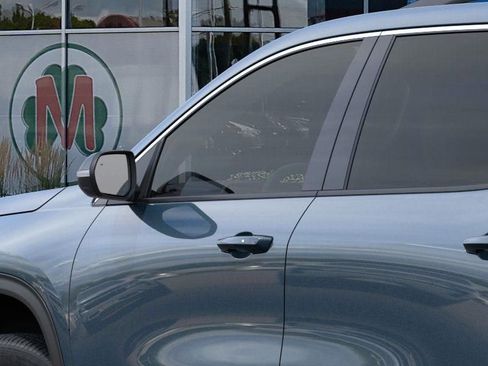 New 2026 Chevrolet Traverse LT image 12