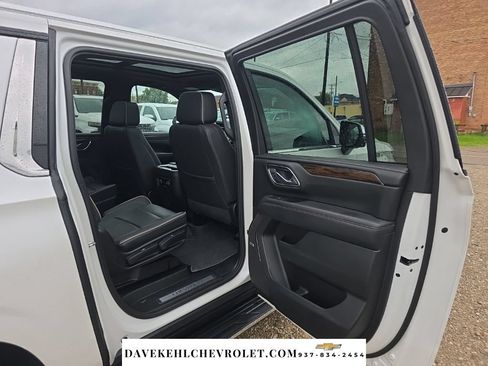 Used 2024 Chevrolet Suburban Premier AWD/4WD image 26