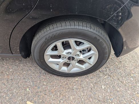 Certified 2025 Kia Soul LX w/ LX Technology Package image 14