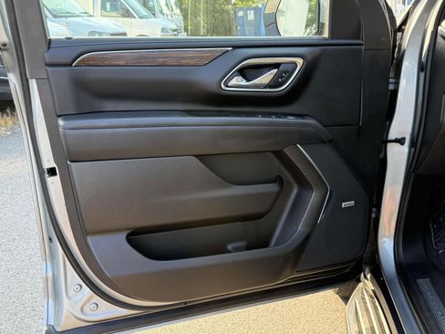 Used 2023 Chevrolet Suburban High Country image 22