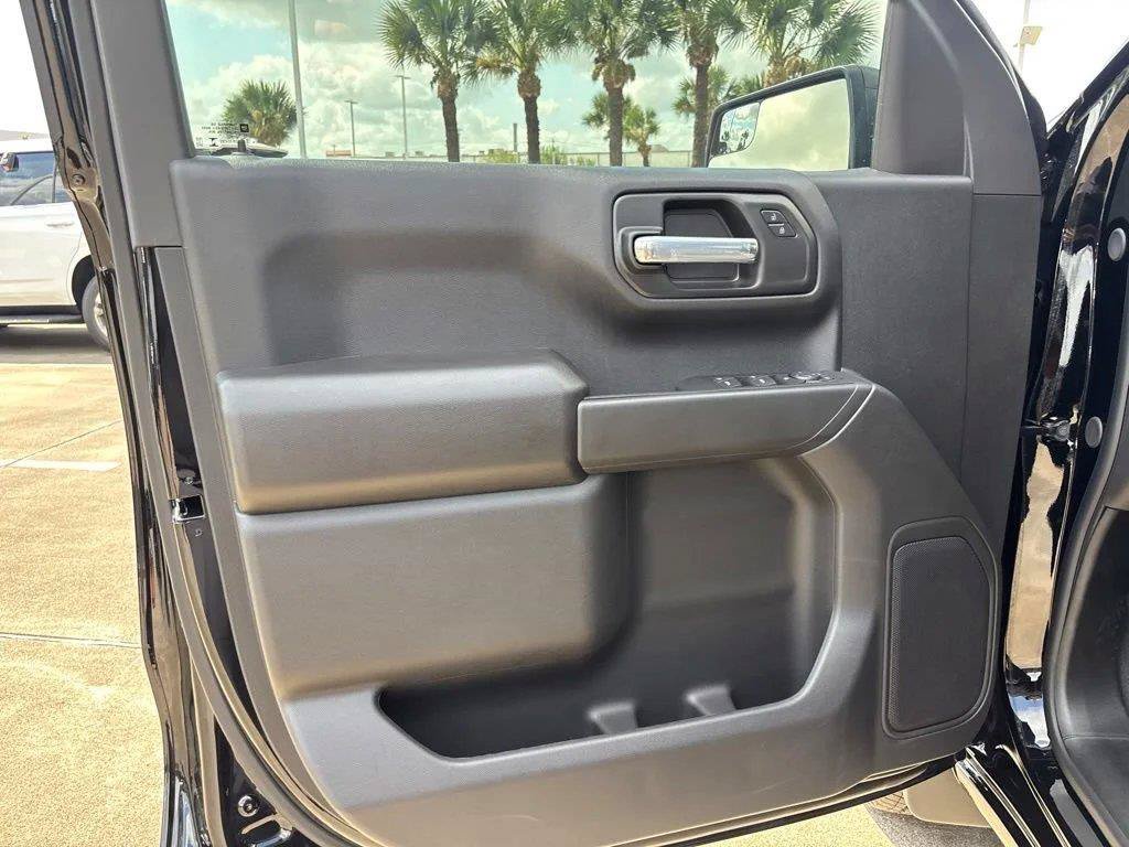 New 2026 Chevrolet Silverado 1500 Custom RWD image 33