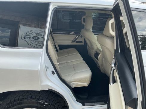 Used 2020 Lexus GX 460 Luxury w/ Off Road Package AWD/4WD image 10