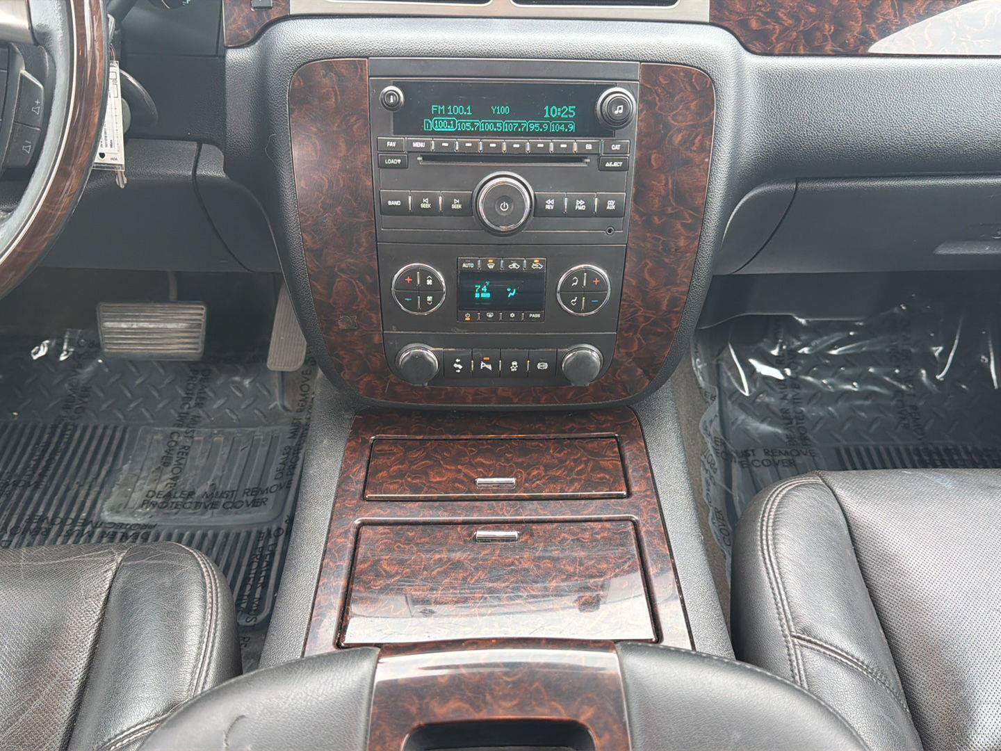 Used 2014 GMC Sierra 2500 Denali w/ Suspension Package, Off-Road AWD/4WD image 5