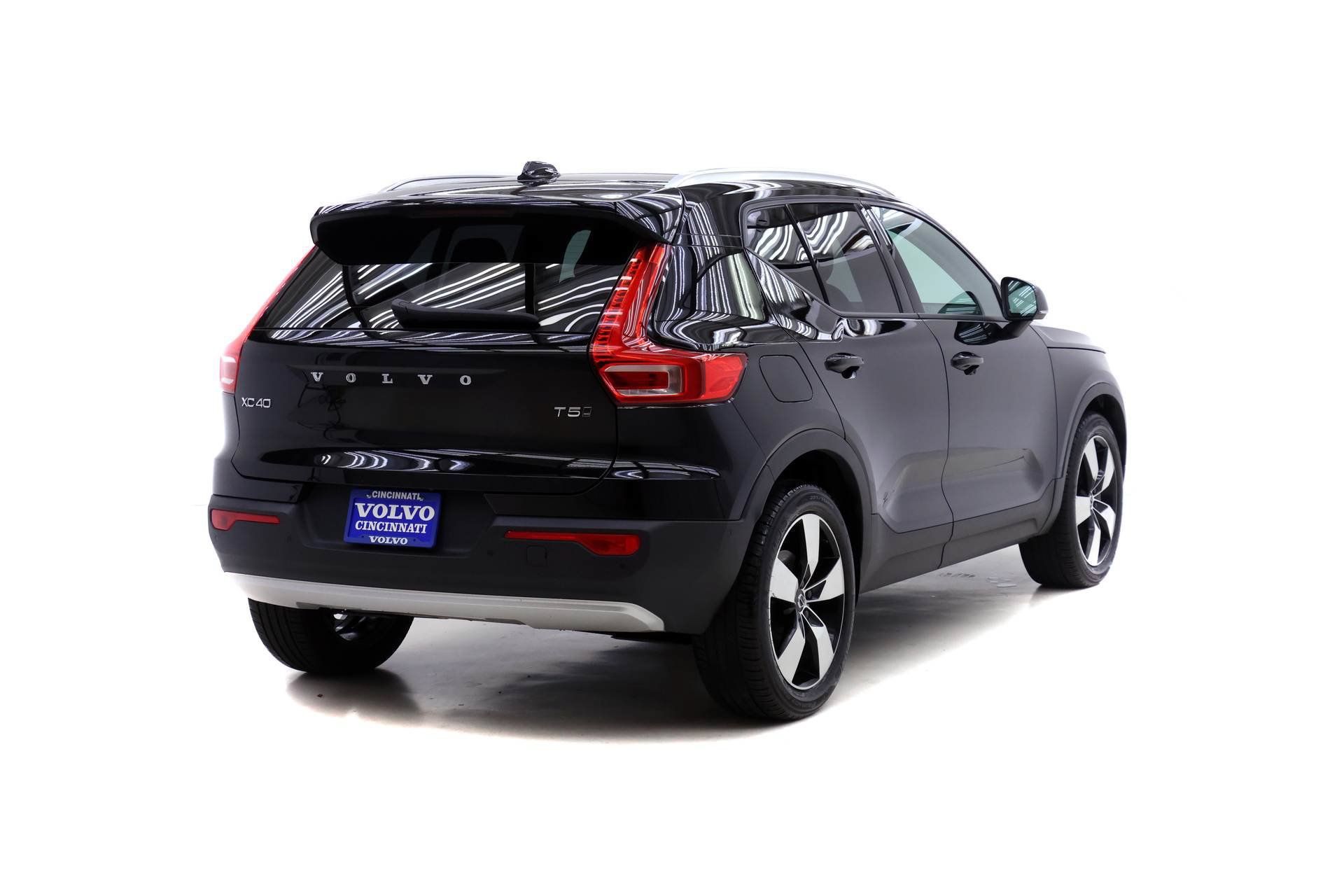 Used 2019 Volvo XC40 T5 Momentum AWD/4WD image 4