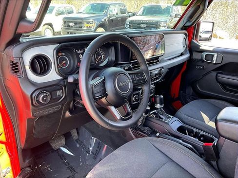 Used 2024 Jeep Wrangler Sport S AWD/4WD image 8