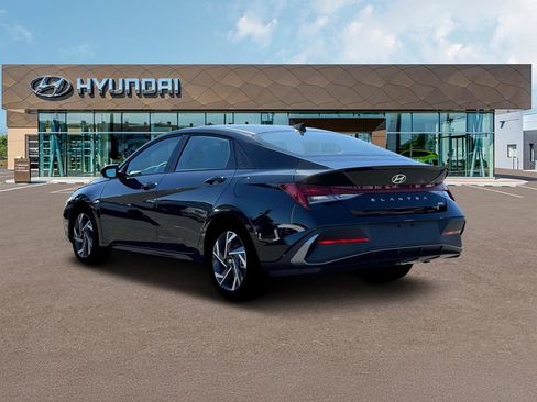 New 2025 Hyundai Elantra SEL image 5