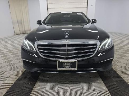 Used 2019 Mercedes-Benz E 300 4MATIC w/ Driver Assistance Package image 2