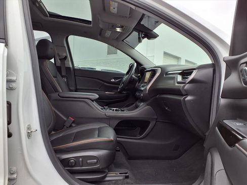 Used 2022 GMC Acadia AT4 w/ Technology Package image 30