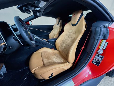 Certified 2025 Ferrari Roma Spider RWD image 9