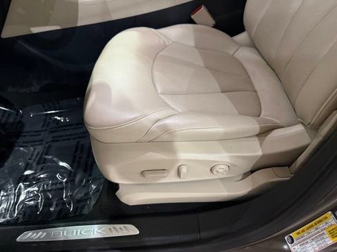 Used 2017 Buick Envision Essence FWD image 24