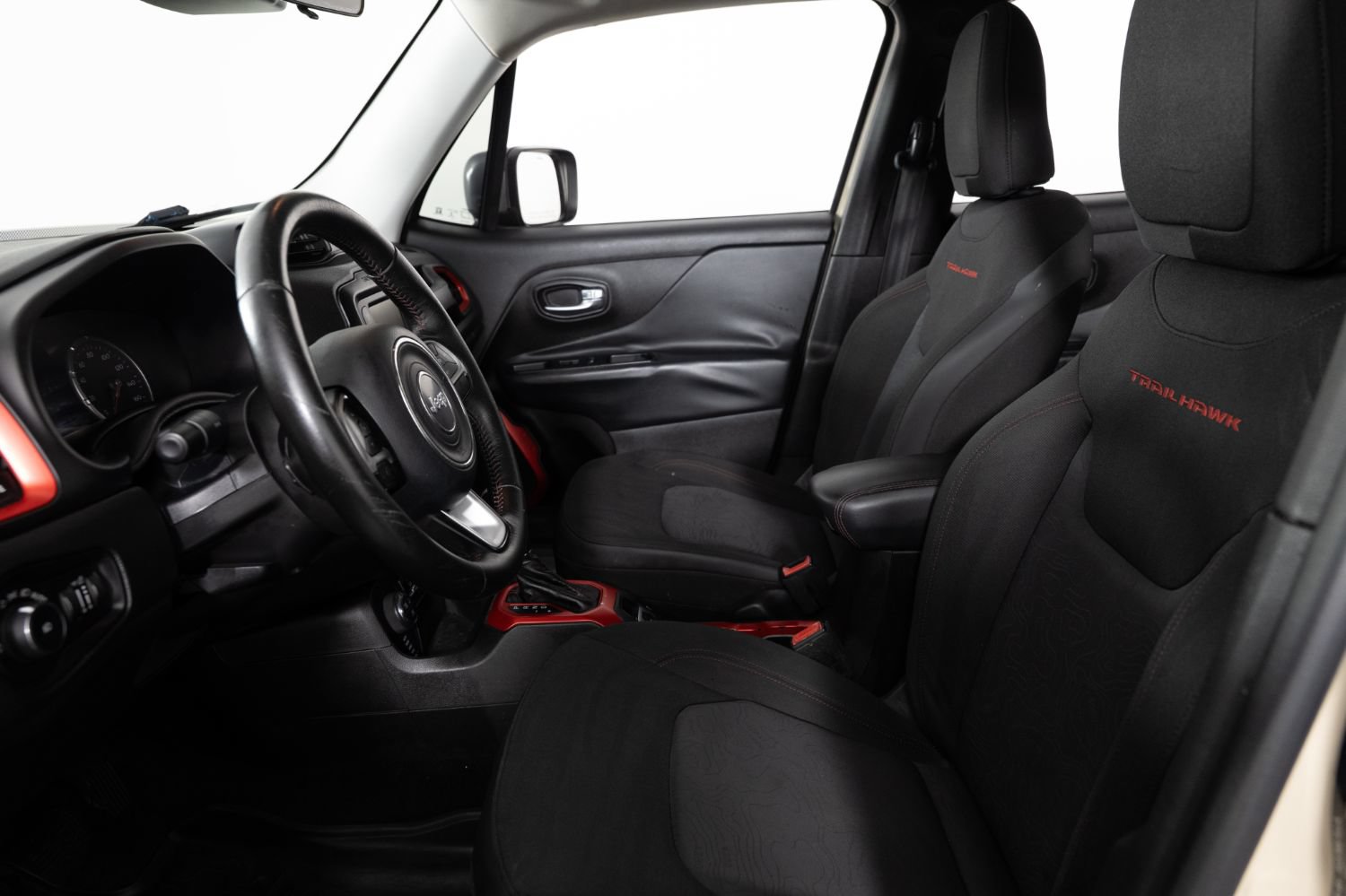 Used 2015 Jeep Renegade Trailhawk w/ Popular Equipment Group AWD/4WD image 13
