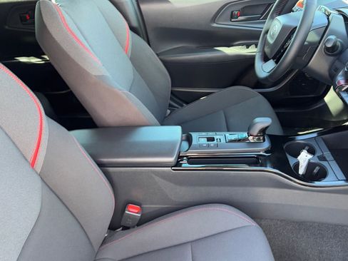 Used 2025 Toyota Prius Plug-In Hybrid image 13