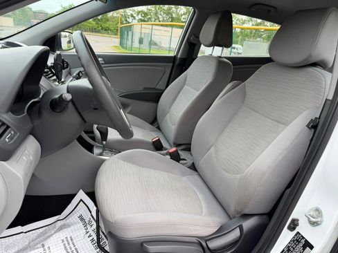 Used 2016 Hyundai Accent SE FWD image 9