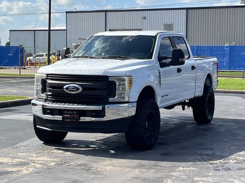 Used 2017 Ford F250 XL w/ Power Equipment Group AWD/4WD image 3