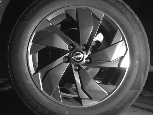 Used 2025 Nissan Rogue SV image 14