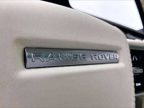 Used 2025 Land Rover Range Rover SE AWD/4WD image 31