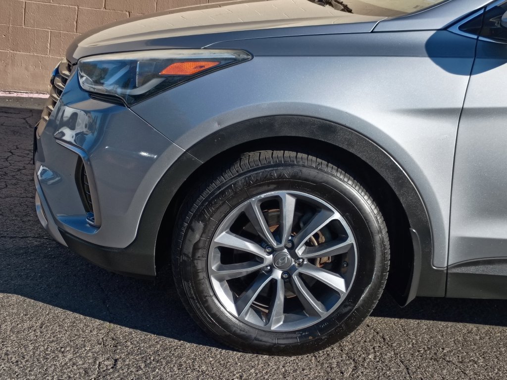 Used 2017 Hyundai Santa Fe SE w/ Cargo Package AWD/4WD image 10