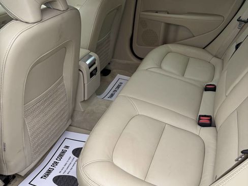 Used 2016 Volvo XC70 T5 Premier w/ Convenience Package image 15