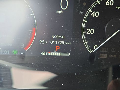 Certified 2025 Honda HR-V Sport image 27