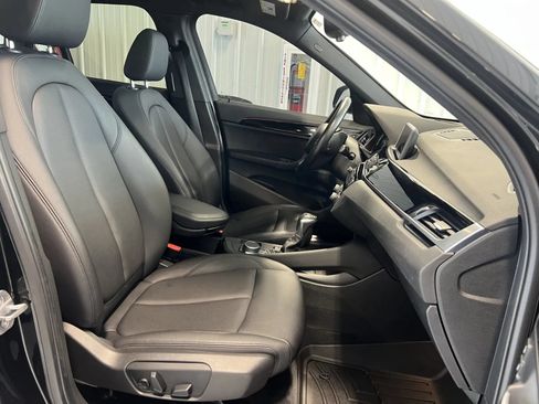 Used 2018 BMW X1 xDrive28i w/ Premium Package AWD/4WD image 29