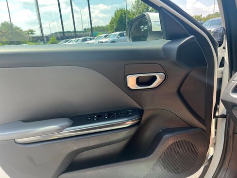 Used 2025 Kia K4 FWD image 18