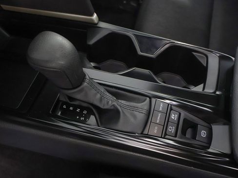 Used 2025 Toyota Camry LE image 40