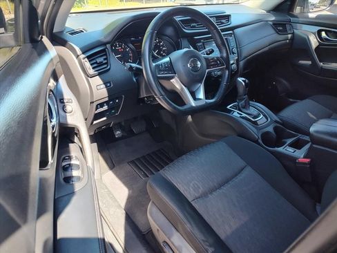 Used 2020 Nissan Rogue SV FWD image 10