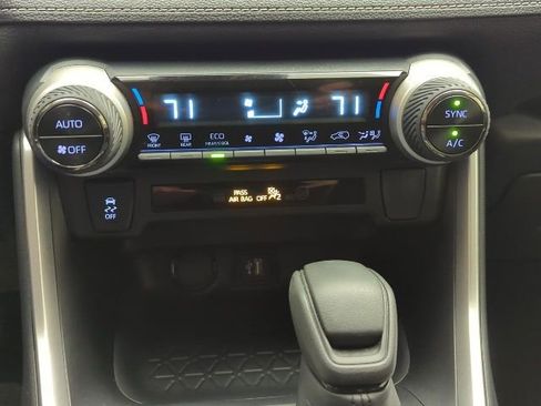 Used 2025 Toyota RAV4 LE image 17