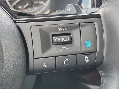Used 2023 Nissan Pathfinder SL AWD/4WD image 29