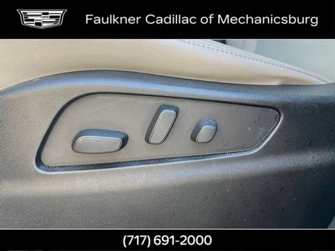 Used 2023 Cadillac XT4 Luxury w/ Cold Weather Package AWD/4WD image 29