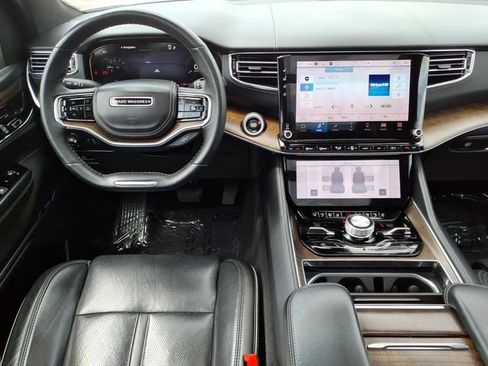 Used 2023 Jeep Grand Wagoneer L Series II AWD/4WD image 18