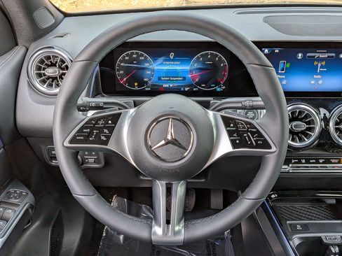 New 2026 Mercedes-Benz GLB 250 image 19
