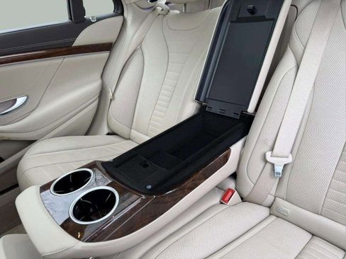 Used 2014 Mercedes-Benz S 550 Sedan image 17