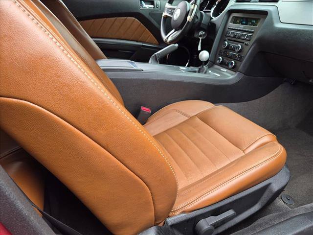 Used 2013 Ford Mustang GT Premium w/ Security Pkg RWD image 18