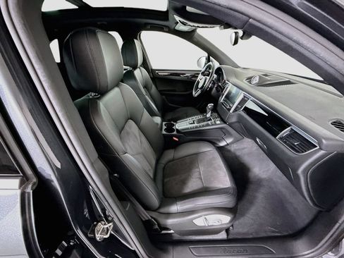 Used 2017 Porsche Macan AWD/4WD image 20