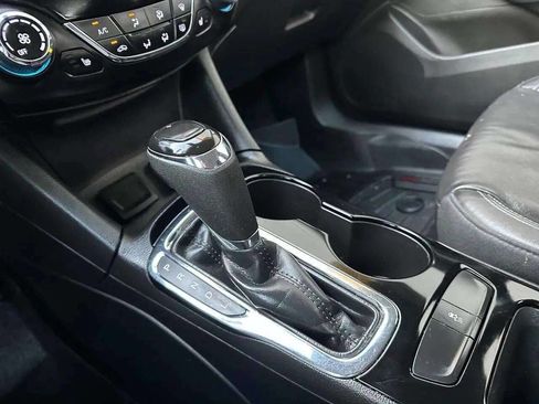 Used 2017 Chevrolet Cruze Premier image 41