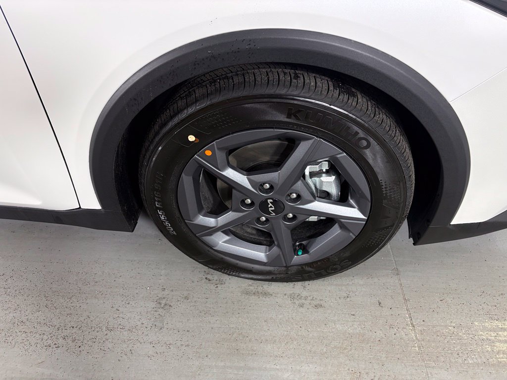 New 2026 Kia K4 FWD image 11
