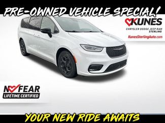 Used 2024 Chrysler Pacifica Select video 1