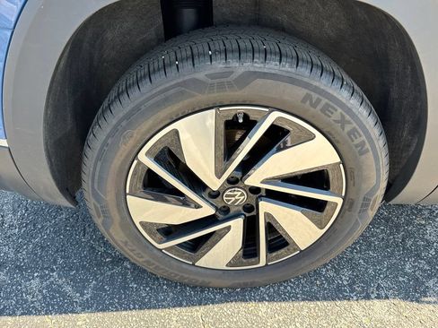 Used 2025 Volkswagen Atlas SEL AWD/4WD image 5