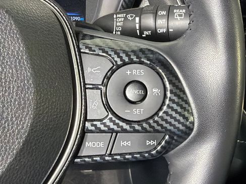 Used 2021 Toyota Corolla SE w/ SE Preferred Package image 25