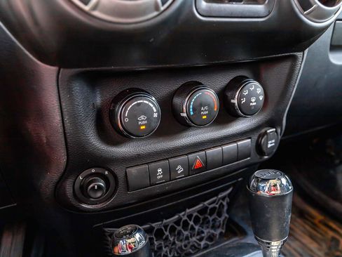 Used 2017 Jeep Wrangler Unlimited Sport w/ Quick Order Package 24S AWD/4WD image 15