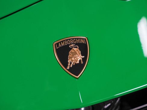 Used 2023 Lamborghini Urus Performante AWD/4WD image 13