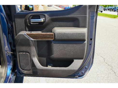 Used 2021 Chevrolet Silverado 1500 LT Trail Boss w/ Convenience Package II AWD/4WD image 19