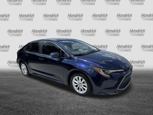 Certified 2020 Toyota Corolla XLE FWD image 2