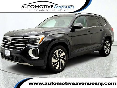 Used 2025 Volkswagen Atlas SE AWD/4WD image 1