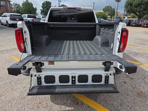 Used 2024 GMC Sierra 1500 SLT AWD/4WD image 22